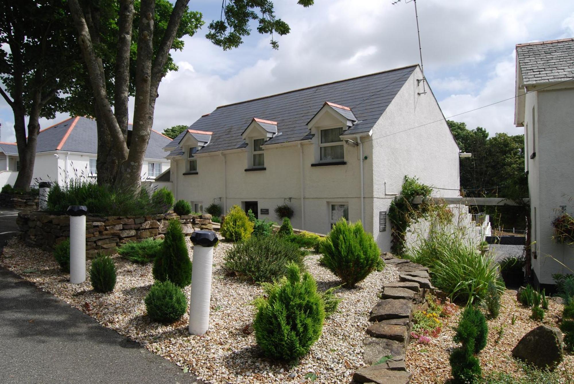 Beggars Reach Hotel Pembroke Dock Exterior photo
