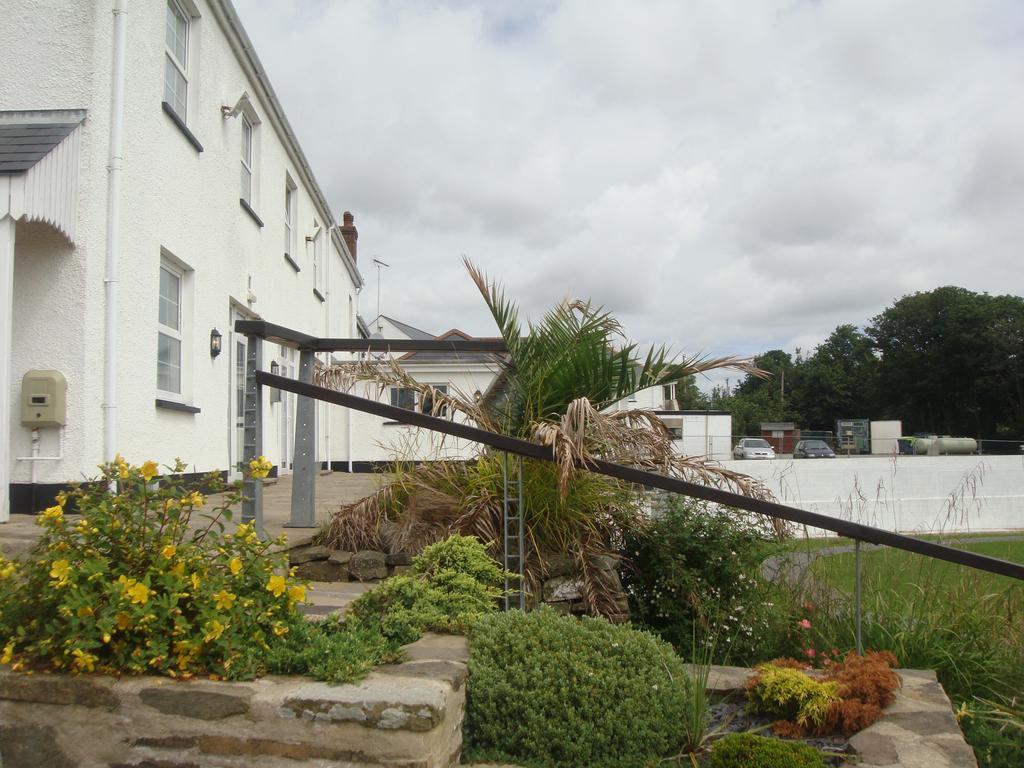 Beggars Reach Hotel Pembroke Dock Exterior photo