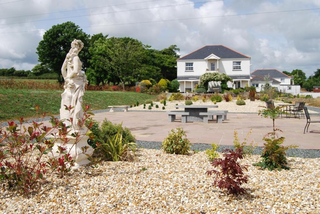 Beggars Reach Hotel Pembroke Dock Exterior photo
